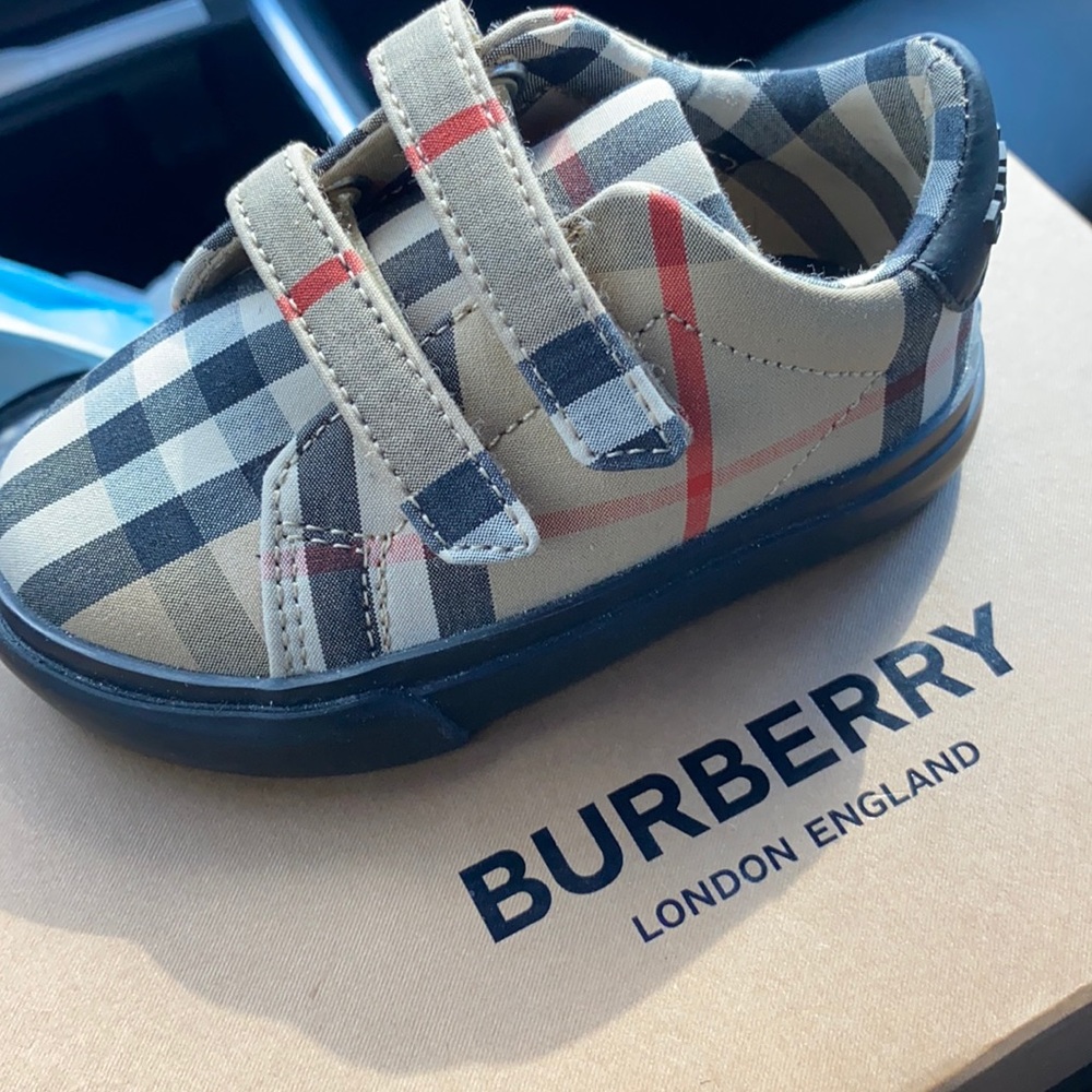 Baby Burberry sneakers